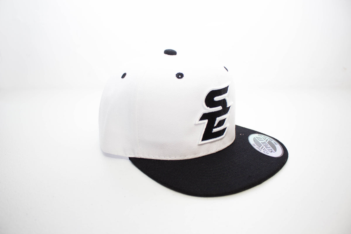 WHITE | BLK SE SNAPBACK – Slammedenuff